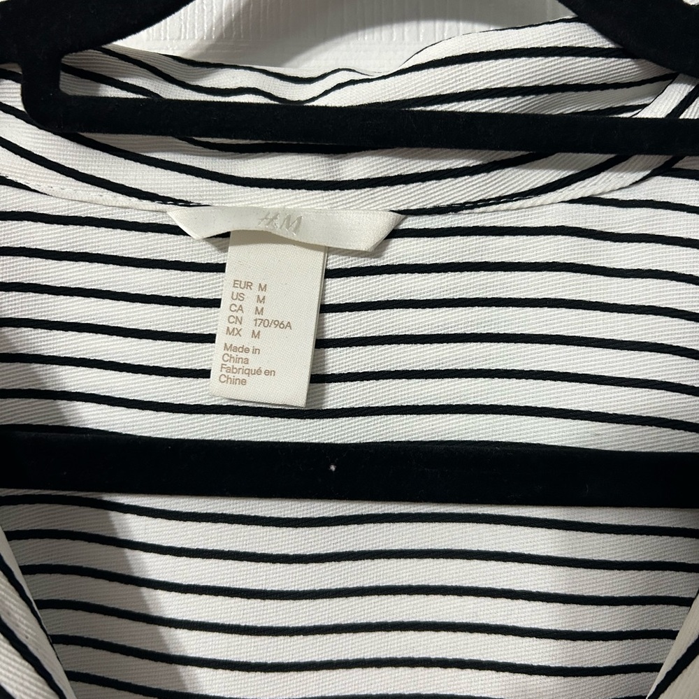 H&M Women’s Monochrome Striped Black and White Stripes  Heavyweight Tunic - Picture 5 of 7